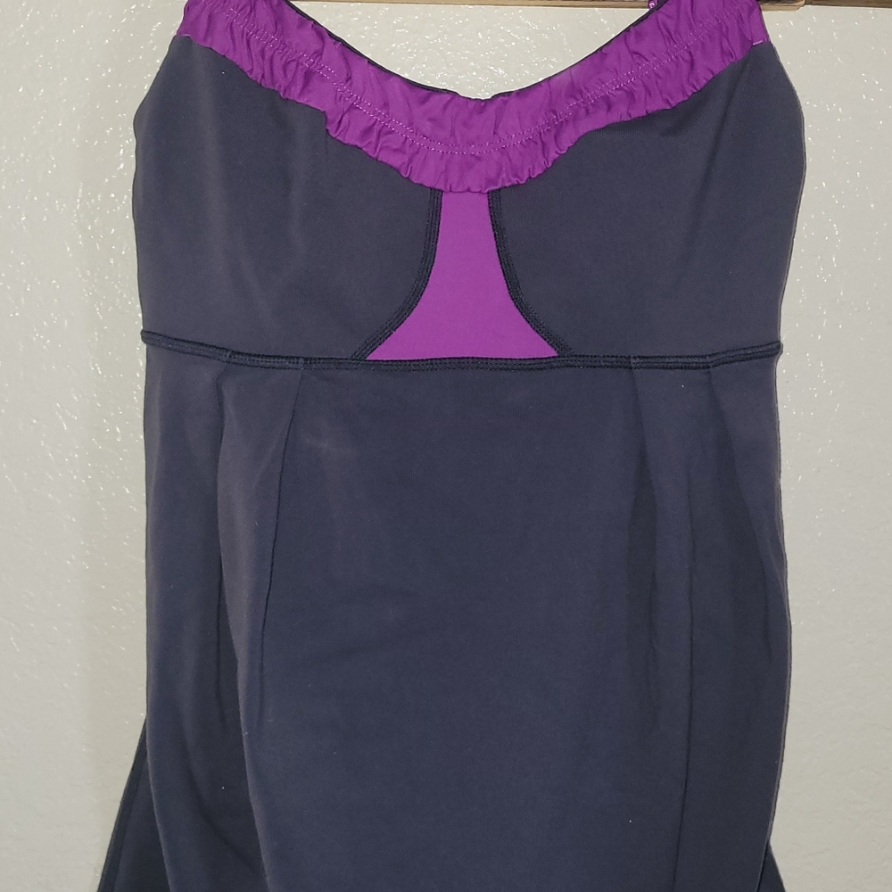 Lululemon yogi dance size 4